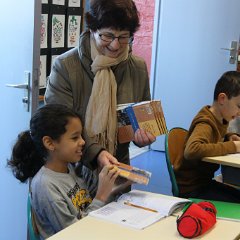 Distibution au CM2 d'un ouvrage 14-18  (2018) - 019