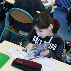 Distibution au CM2 d'un ouvrage 14-18  (2018) - 023