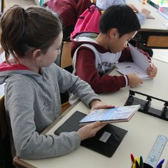 Distibution au CM2 d'un ouvrage 14-18  (2018) - 029